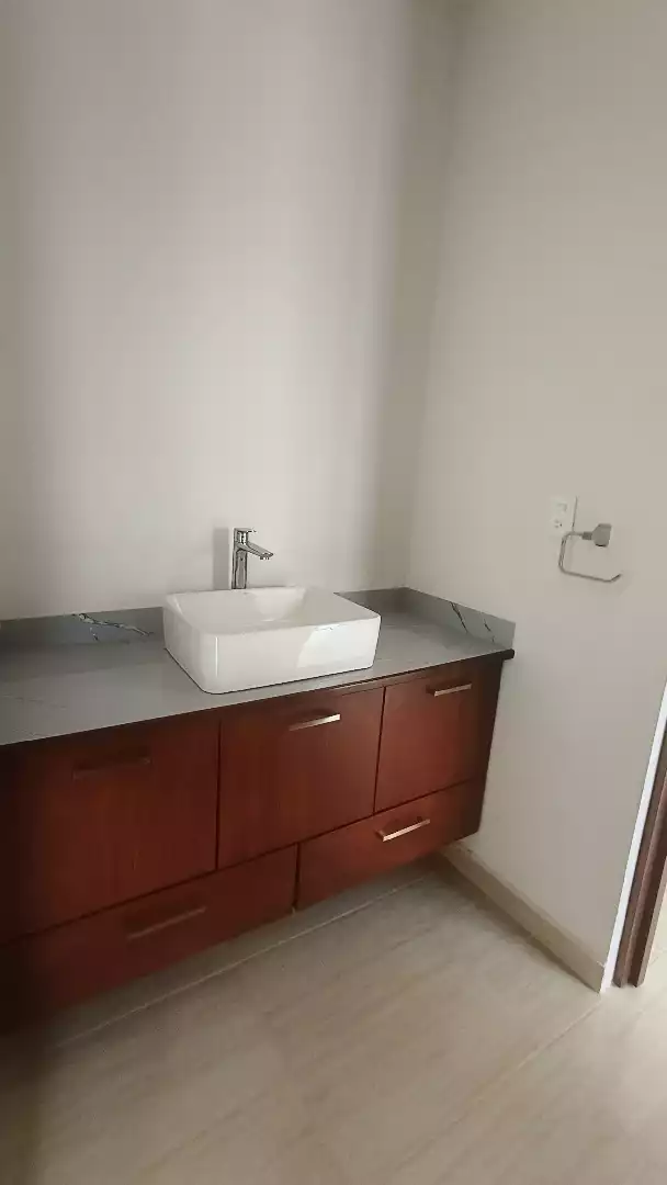 CASA EN VENTA CON VIGILANCIA EN DELICIAS ZONA  DORADA  CUERNAVACA, MORELOS