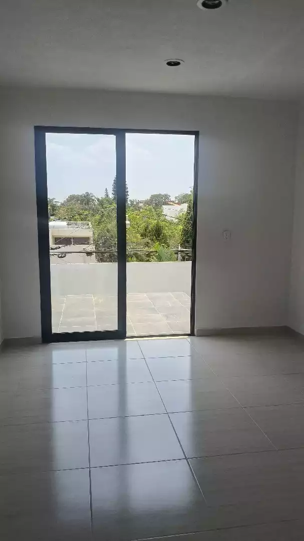 CASA EN VENTA CON VIGILANCIA EN DELICIAS ZONA  DORADA  CUERNAVACA, MORELOS