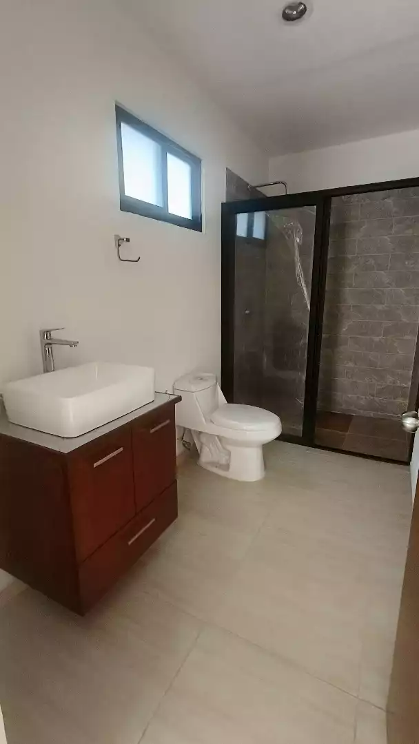CASA EN VENTA CON VIGILANCIA EN DELICIAS ZONA  DORADA  CUERNAVACA, MORELOS