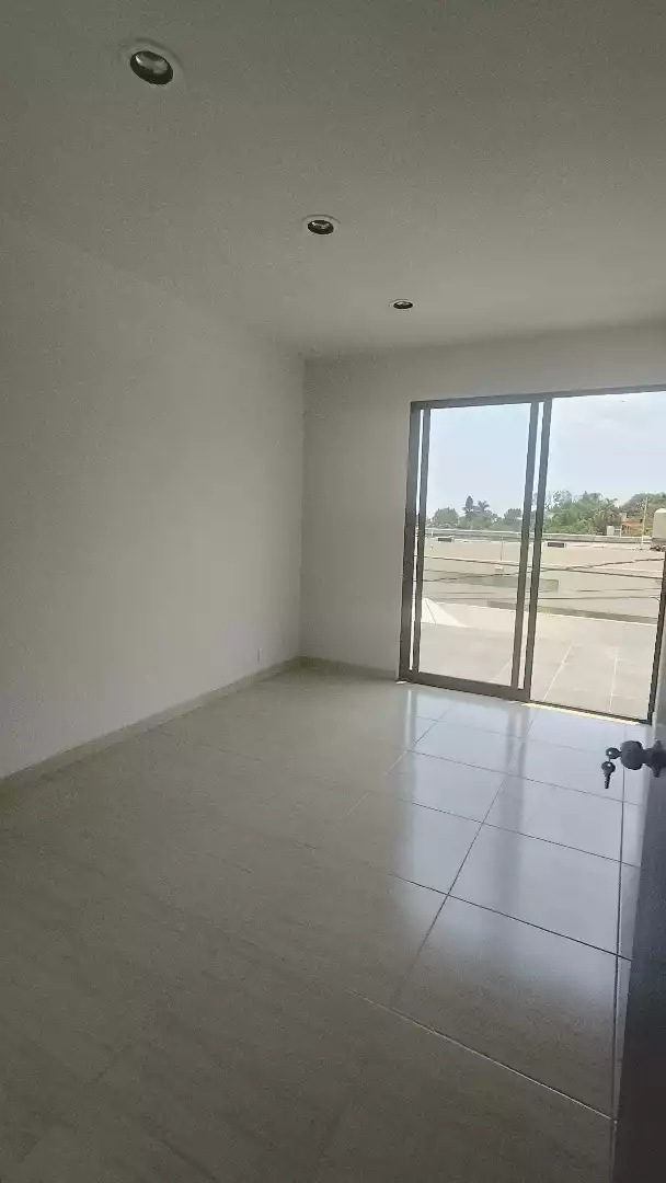 CASA EN VENTA CON VIGILANCIA EN DELICIAS ZONA  DORADA  CUERNAVACA, MORELOS