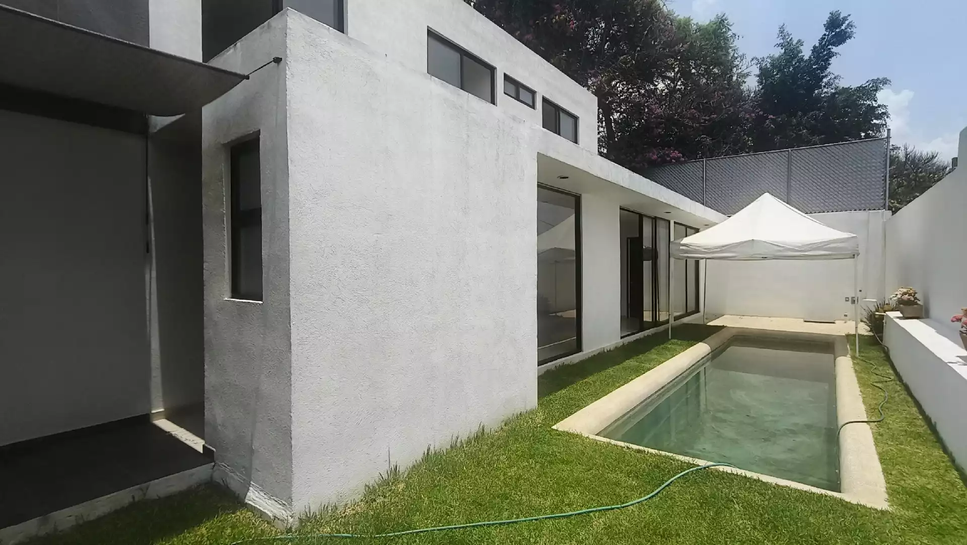 CASA EN VENTA CON VIGILANCIA EN DELICIAS ZONA  DORADA  CUERNAVACA, MORELOS