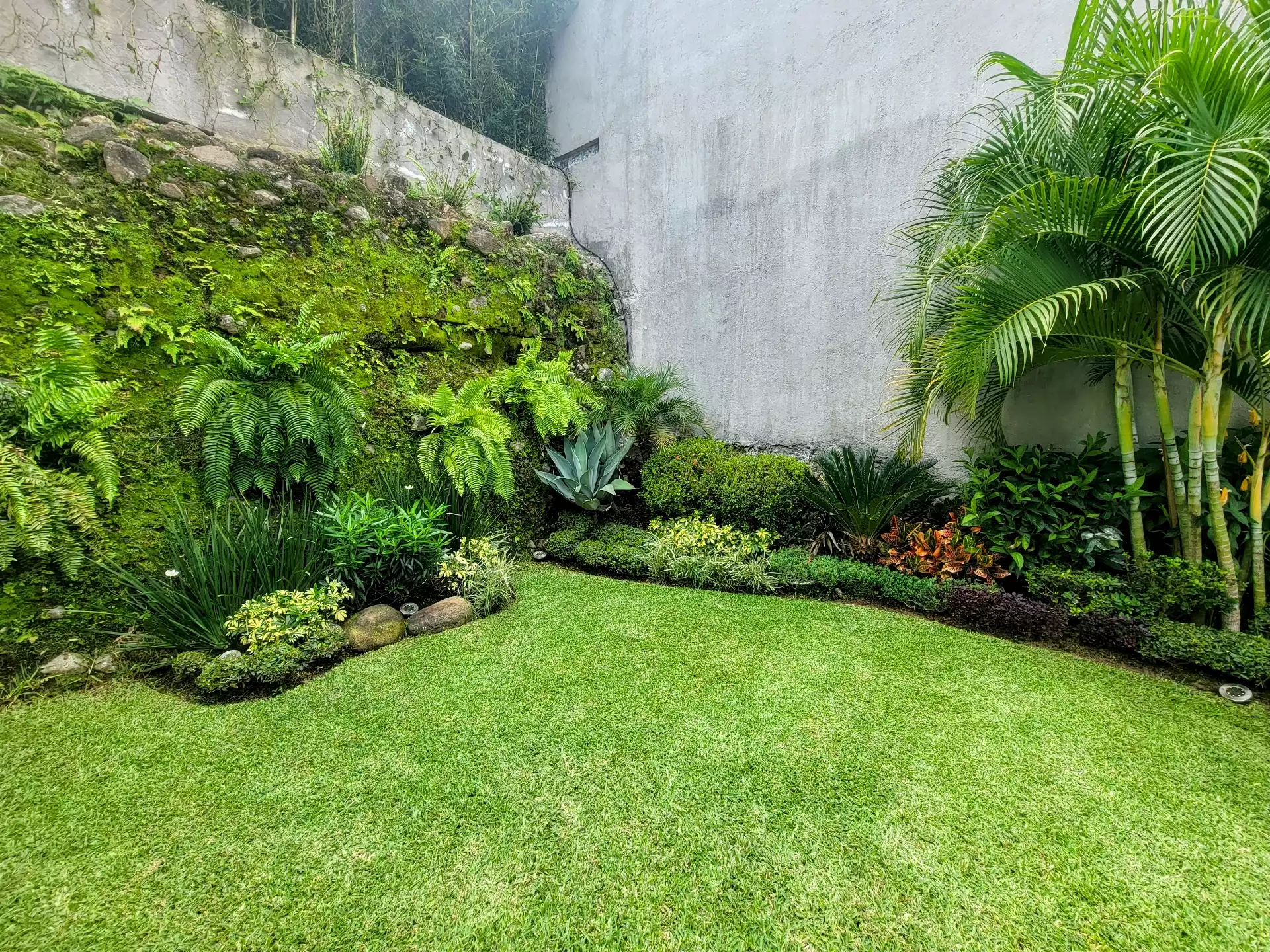 CASA EN  VENTA  EN  FRACCIONAMIENTO. CON  VIGILANCIA LA  CAÑADA  CUERNAVACA MORELOS