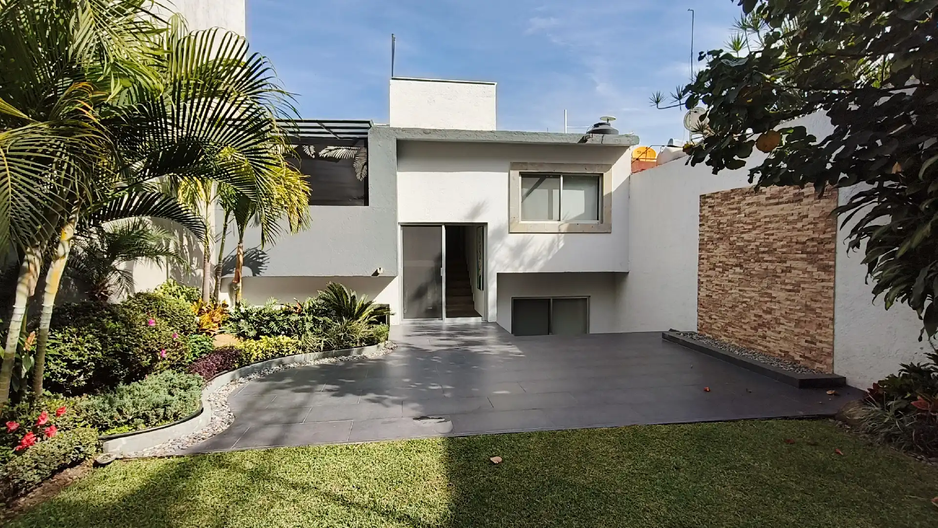 CASA EN  VENTA  EN  FRACCIONAMIENTO. CON  VIGILANCIA LA  CAÑADA  CUERNAVACA MORELOS