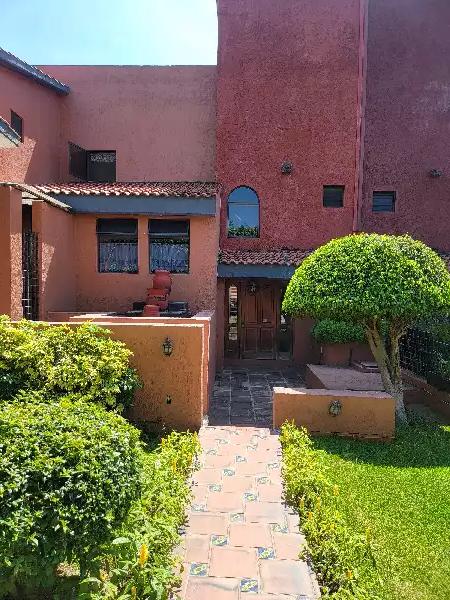 RENTA DE CASA EN CONDOMINIO CON VIGILANCIA EN PALMIRA EN CUERNAVACA, MORELOS
