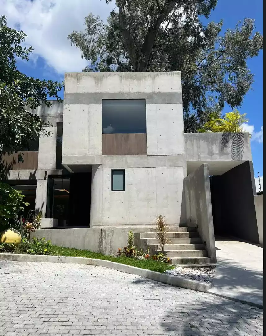 Casa en colonia Acapantzingo en fraccionamiento con vigilancia, Cuernavaca Morelos