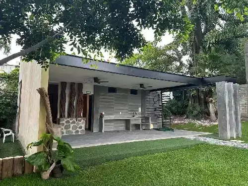 Casa en colonia Acapantzingo en fraccionamiento con vigilancia, Cuernavaca Morelos