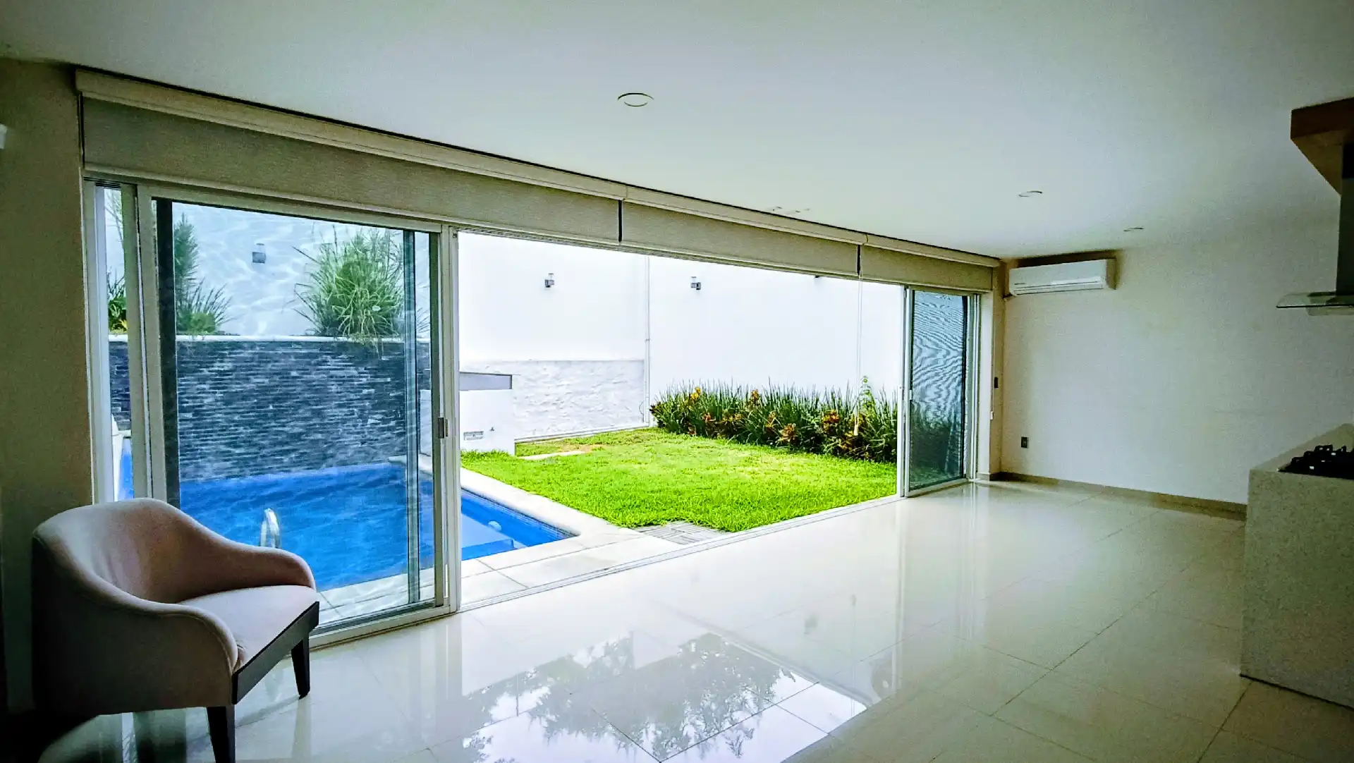 CASA EN PRIVADA DE 8 CASAS EN LOMAS TRUJILLO EN TEMIXCO MORELOS
