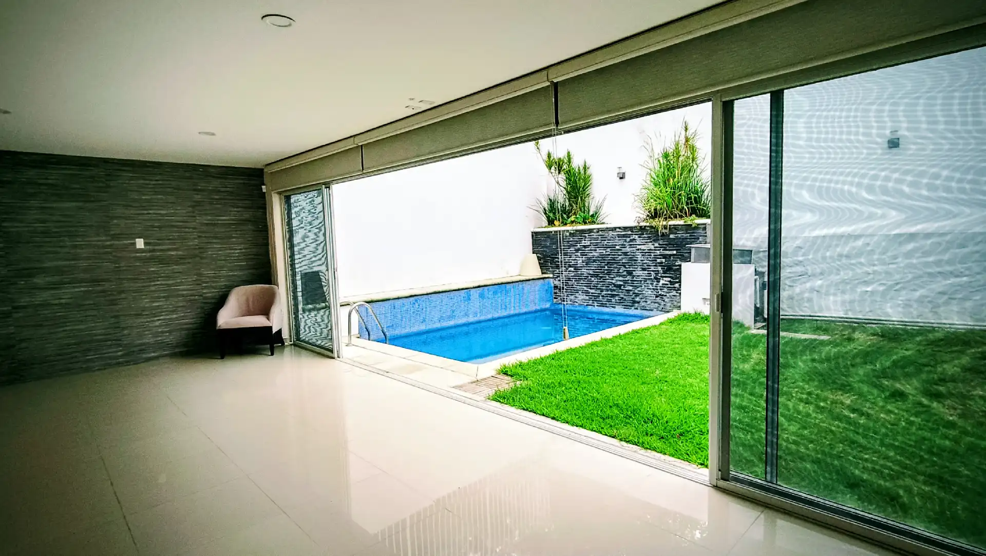 CASA EN PRIVADA DE 8 CASAS EN LOMAS TRUJILLO EN TEMIXCO MORELOS