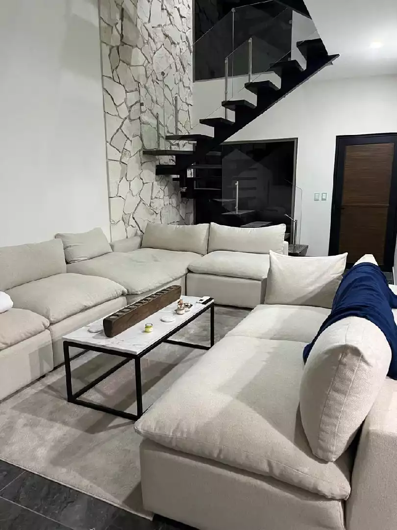 CASA EN VENTA EN FRACC. CON VIGILANCIA. AMPLIACIÓN VISTA HERMOSA