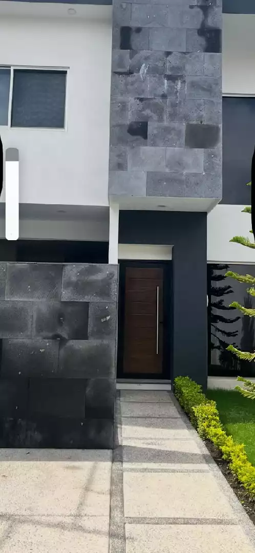 CASA EN VENTA EN FRACC. CON VIGILANCIA. AMPLIACIÓN VISTA HERMOSA