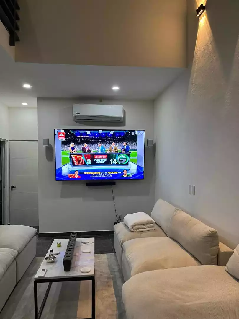 CASA EN VENTA EN FRACC. CON VIGILANCIA. AMPLIACIÓN VISTA HERMOSA