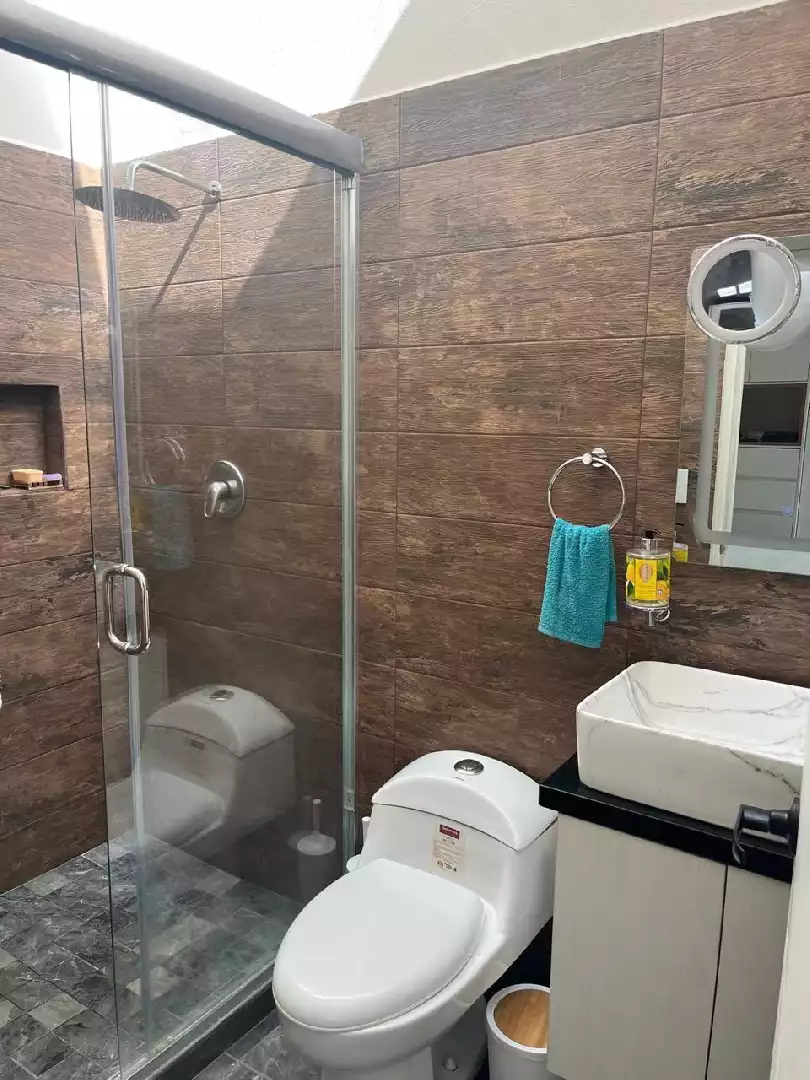CASA EN VENTA EN FRACC. CON VIGILANCIA. AMPLIACIÓN VISTA HERMOSA