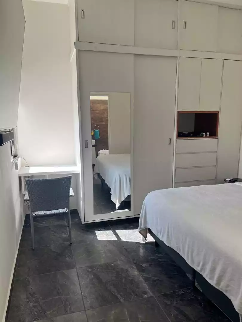 CASA EN VENTA EN FRACC. CON VIGILANCIA. AMPLIACIÓN VISTA HERMOSA