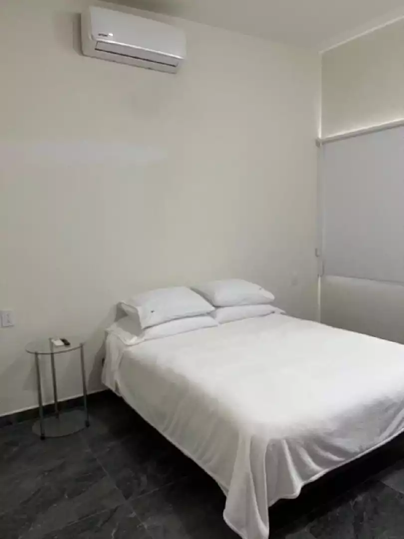 CASA EN VENTA EN FRACC. CON VIGILANCIA. AMPLIACIÓN VISTA HERMOSA