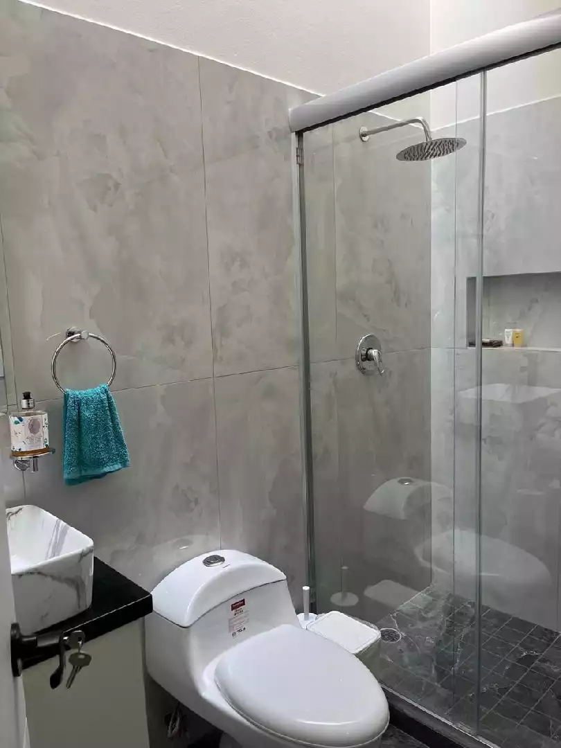 CASA EN VENTA EN FRACC. CON VIGILANCIA. AMPLIACIÓN VISTA HERMOSA
