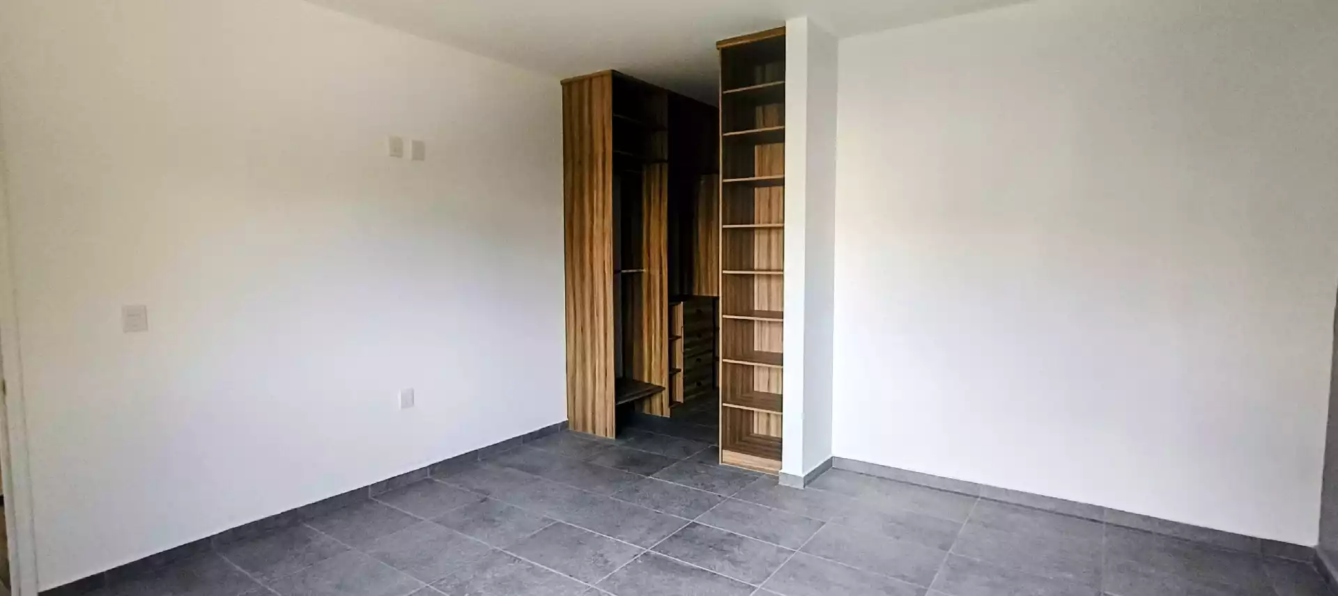 CASA EN VENTA EN RESIDENCIAL MAXIMILIANO, ACAPATZINGO, CUERNAVACA MOR.