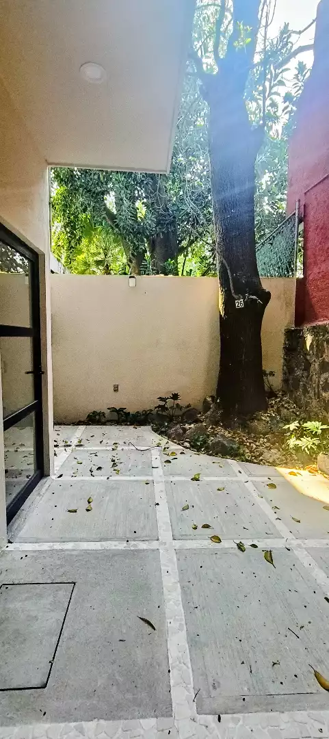 CASA EN VENTA EN RESIDENCIAL MAXIMILIANO, ACAPATZINGO, CUERNAVACA MOR.