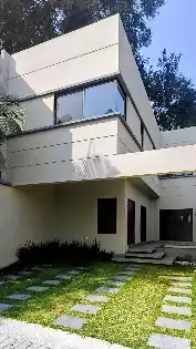 CASA EN VENTA EN RESIDENCIAL MAXIMILIANO, ACAPATZINGO, CUERNAVACA MOR.