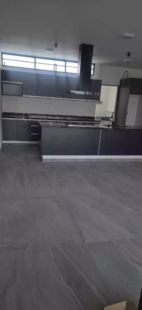 CASA EN PRIVADA CON VIGILANCIA EN RESIDENCIAL  LOMAS DE CORTES