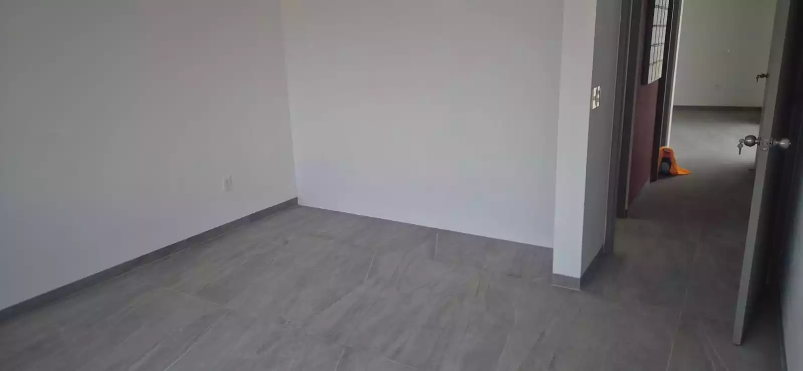 CASA EN PRIVADA CON VIGILANCIA EN RESIDENCIAL  LOMAS DE CORTES