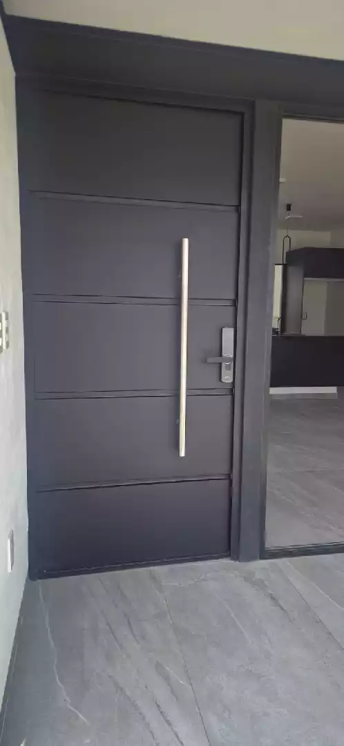 CASA EN PRIVADA CON VIGILANCIA EN RESIDENCIAL  LOMAS DE CORTES