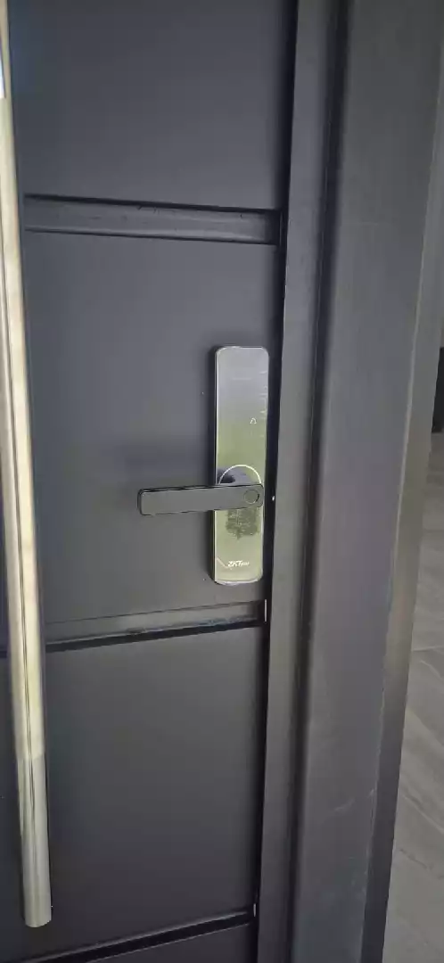 CASA EN PRIVADA CON VIGILANCIA EN RESIDENCIAL  LOMAS DE CORTES