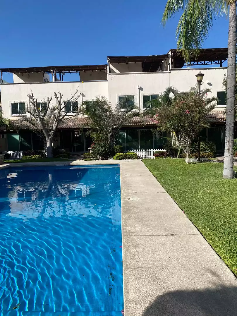 CASA EN VENTA EN EL RESIDENCIAL TULIPANES, EMILIANO ZAPATA