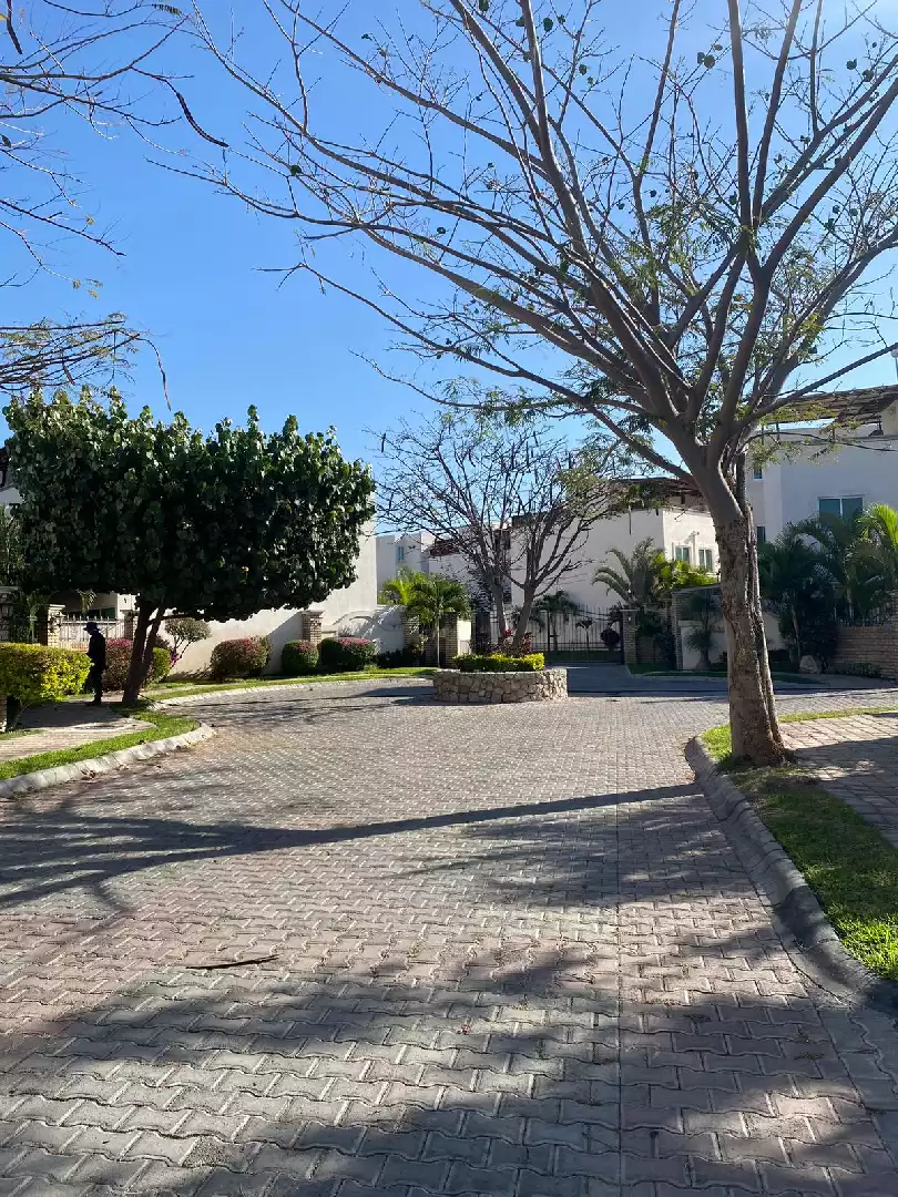CASA EN VENTA EN EL RESIDENCIAL TULIPANES, EMILIANO ZAPATA