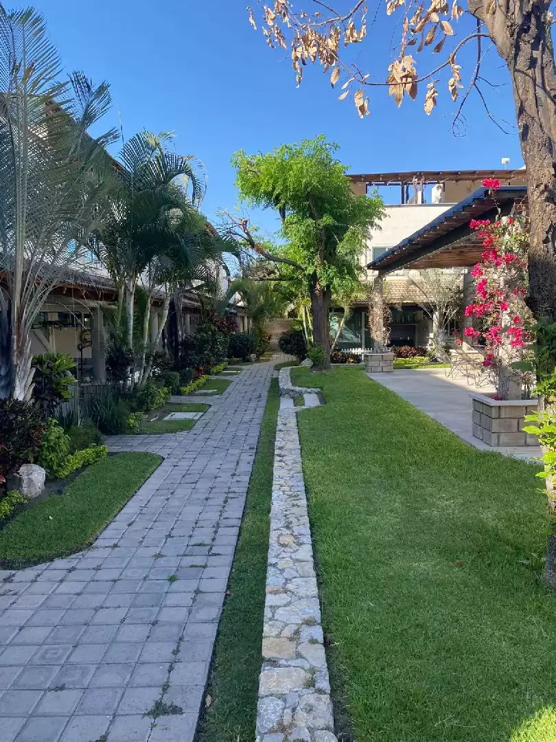 CASA EN VENTA EN EL RESIDENCIAL TULIPANES, EMILIANO ZAPATA