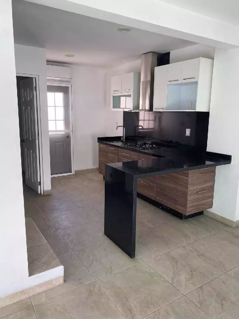 CASA EN VENTA EN EL RESIDENCIAL TULIPANES, EMILIANO ZAPATA