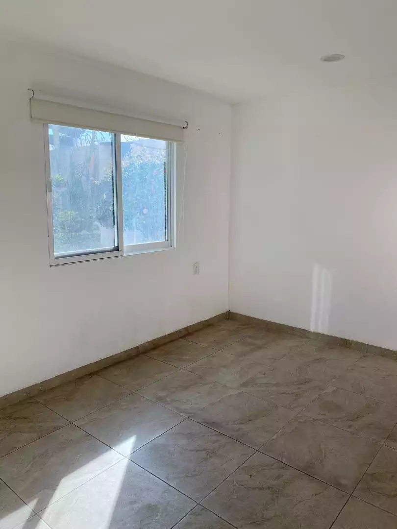 CASA EN VENTA EN EL RESIDENCIAL TULIPANES, EMILIANO ZAPATA