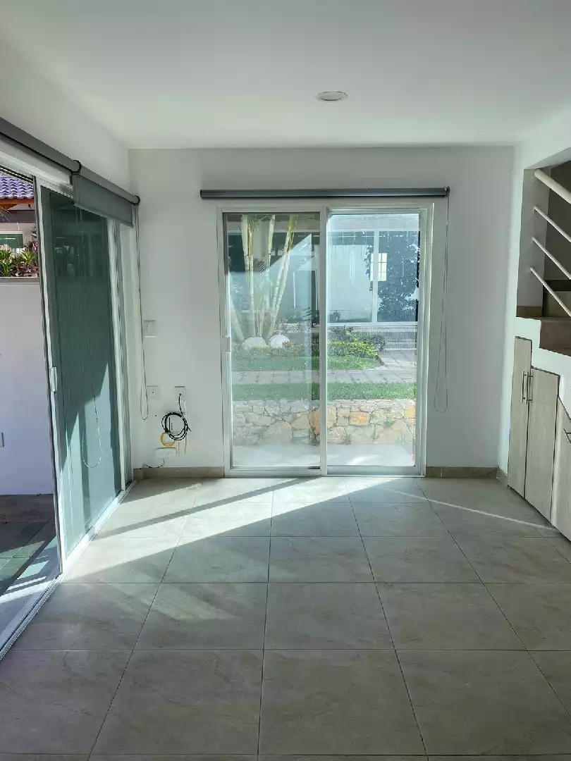 CASA EN VENTA EN EL RESIDENCIAL TULIPANES, EMILIANO ZAPATA