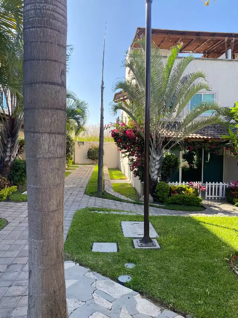 CASA EN VENTA EN EL RESIDENCIAL TULIPANES, EMILIANO ZAPATA
