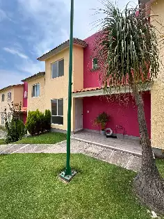 EN VENTA CASA EN CONDOMINIO EN LOMAS DE AHUATLAN