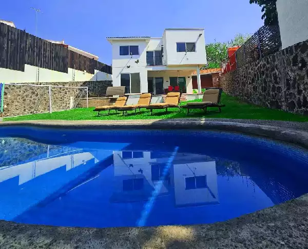 CASA EN RENTA EN FRACCIONAMIENTO BRISAS CON VIGILANCIA CON O SIN MUEBLES EN TEMIXCO,MORELOS