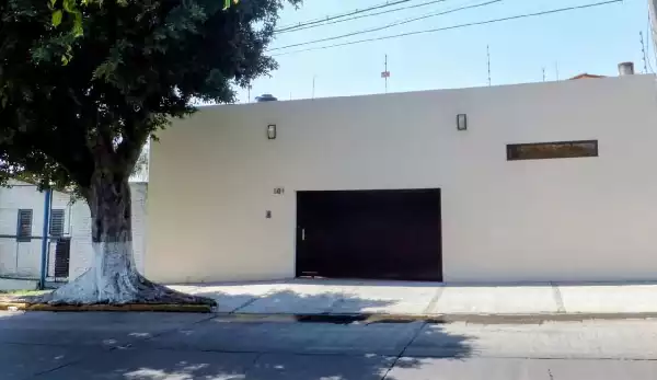 OFICINAS  EN VENTA EN AVENIDA TEOPANZOLCO CERCA DE LA GLORIETA EN CUERNAVACA MORELOS