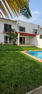 CASA EN RENTA CON VIGILANCIA EN ZONA NORTE  CERCA DE GLORIETA DE TLALTENANGO EN CUERNAVACA, MORELOS