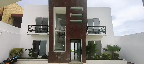 CASA EN VENTA O RENTA EN BURGOS BUGAMBILIAS CON VIGILANCIA EN TEMIXCO, MORELOS