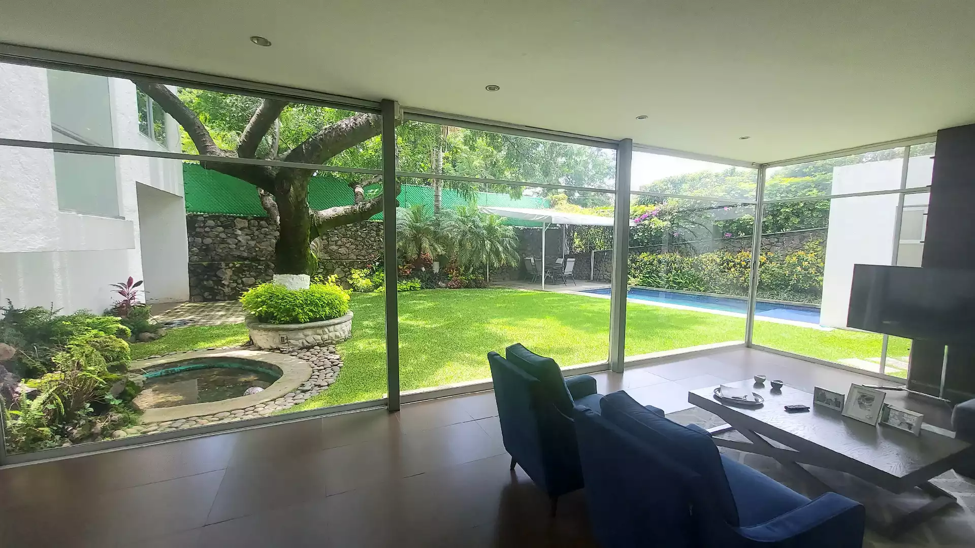LOMAS  DE  CORTES  MODERNA  CASA SOLA EN VENTA O RENTA CON O SIN MUEBLES EN LOMAS DE CORTÉS EN CUERN