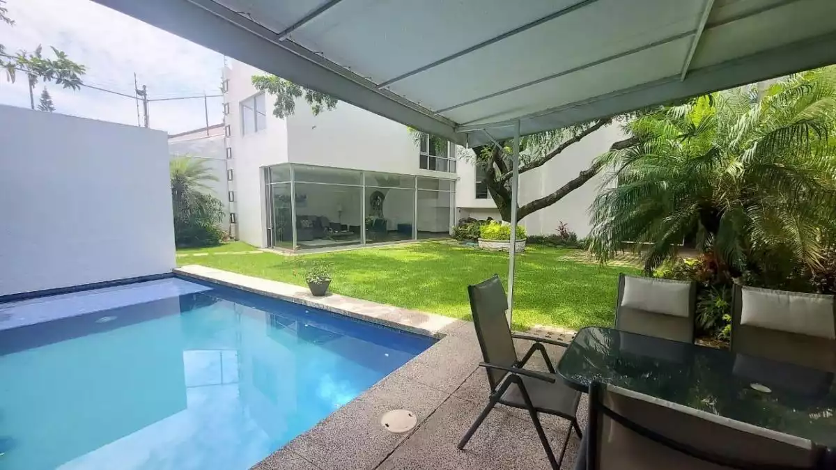 LOMAS  DE  CORTES  MODERNA  CASA SOLA EN VENTA O RENTA CON O SIN MUEBLES EN LOMAS DE CORTÉS EN CUERN