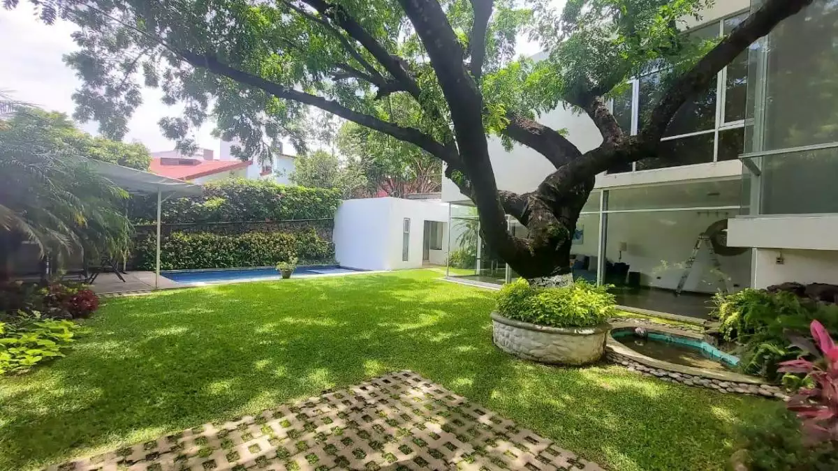 LOMAS  DE  CORTES  MODERNA  CASA SOLA EN VENTA O RENTA CON O SIN MUEBLES EN LOMAS DE CORTÉS EN CUERN