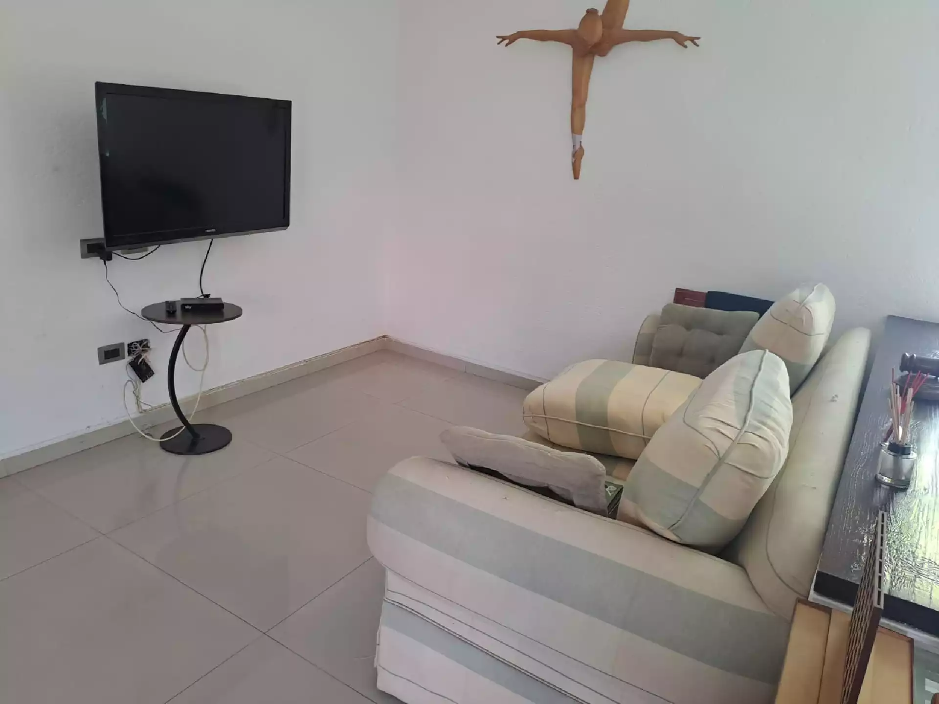 LOMAS  DE  CORTES  MODERNA  CASA SOLA EN VENTA O RENTA CON O SIN MUEBLES EN LOMAS DE CORTÉS EN CUERN