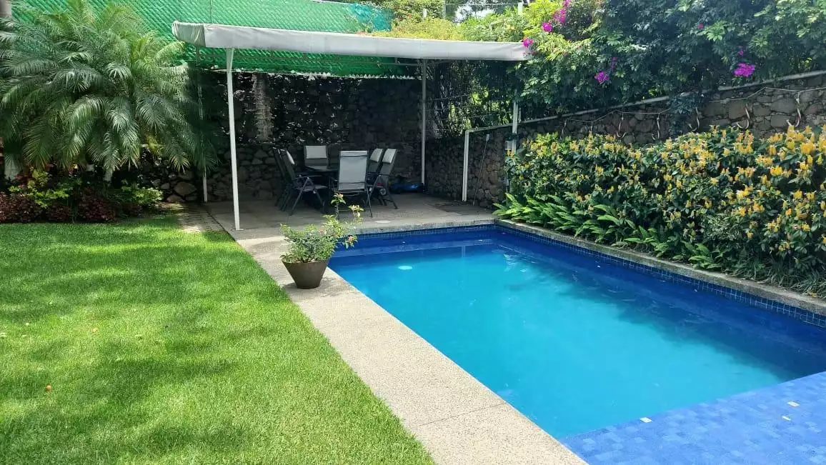 LOMAS  DE  CORTES  MODERNA  CASA SOLA EN VENTA O RENTA CON O SIN MUEBLES EN LOMAS DE CORTÉS EN CUERN