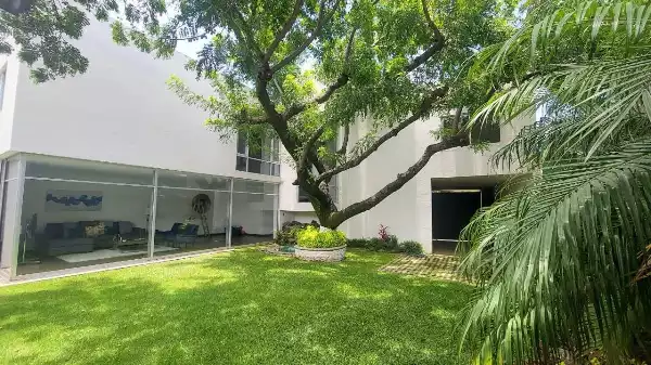 LOMAS  DE  CORTES  MODERNA  CASA SOLA EN VENTA O RENTA CON O SIN MUEBLES EN LOMAS DE CORTÉS EN CUERN