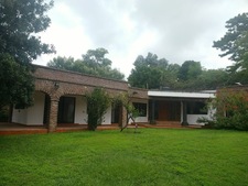 CASA SOLA EN RENTA 