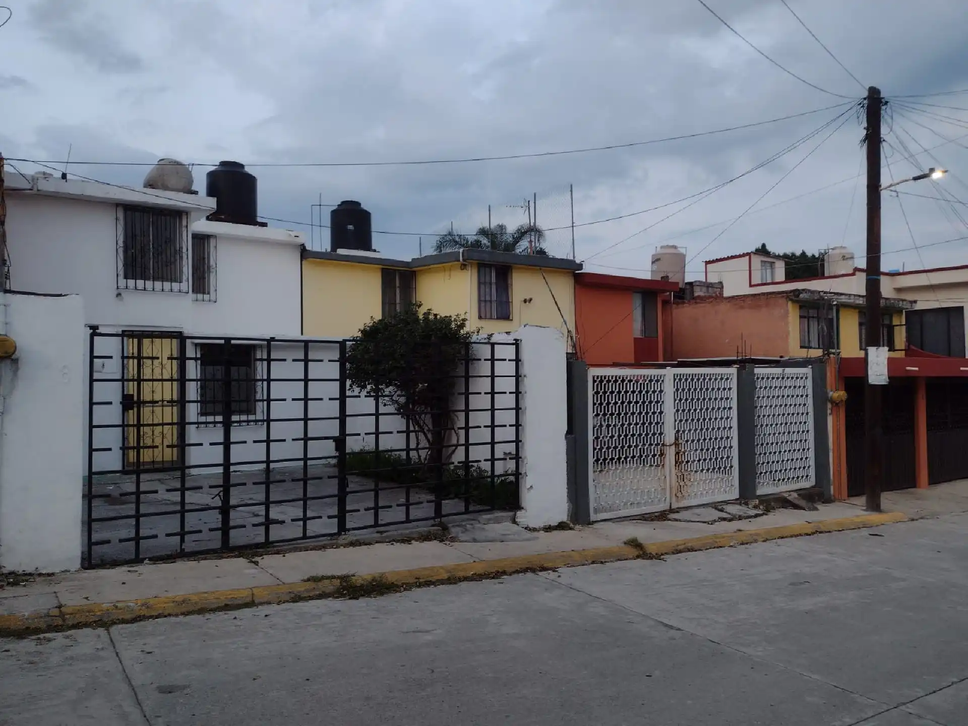 CASA EN RENTA / VENTA EN CIVAC JIUTEPEC MORELOS