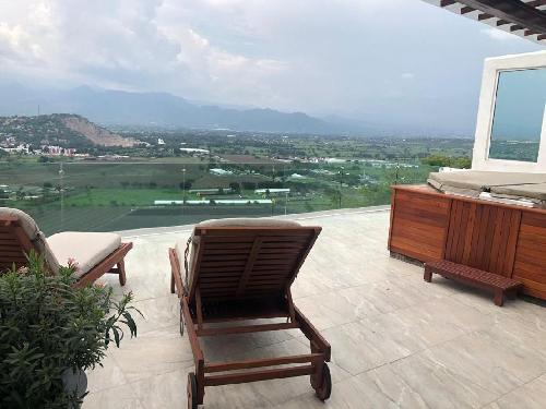 Casa Sola en Lomas del Real