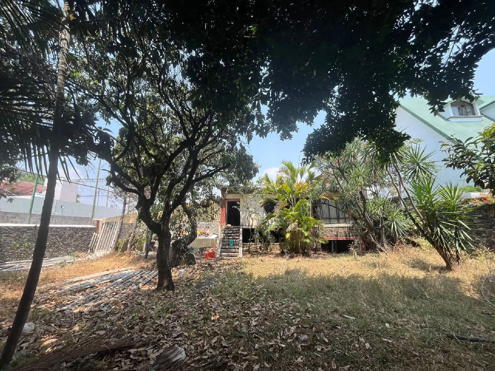 Casa como terreno en Maravillas, Cuernavaca, Morelos