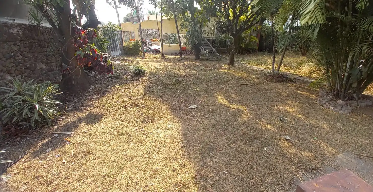 Casa como terreno en Maravillas, Cuernavaca, Morelos