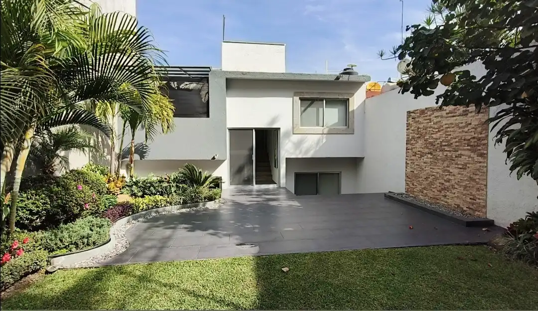 Casa en fraccionamiento La Cañada, Cuernavaca. Morelos